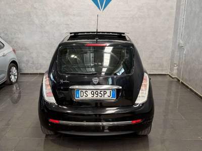 Lancia Ypsilon Ypsilon 1.4 Oro Plus TETTO APRIBILE Nero usata Cornaredo