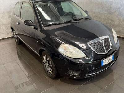 Lancia Ypsilon Ypsilon 1.4 Oro Plus TETTO APRIBILE Nero usata Cornaredo
