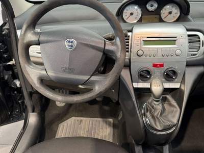 Lancia Ypsilon Ypsilon 1.4 Oro Plus TETTO APRIBILE Nero usata Cornaredo