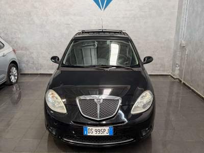 Lancia Ypsilon Ypsilon 1.4 Oro Plus TETTO APRIBILE Nero usata Cornaredo