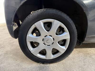 Peugeot 107 Buone Condizioni Grigio usata Crema