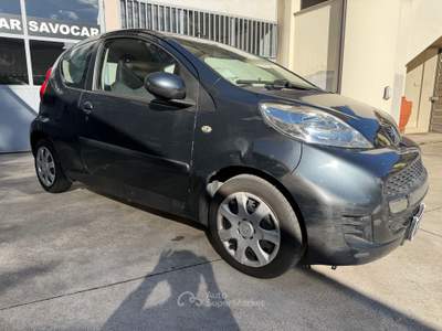 Peugeot 107 Buone Condizioni Grigio usata Crema