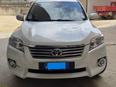 Toyota RAV4 RAV4 D-4D, perfetta e super accessoriata usata Torremaggiore
