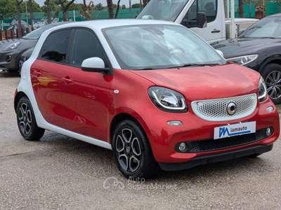 Smart ForFour Youngster Turbo 0.9cc 90cv NAVIG. RETROCAMERA Rosso usata Roma