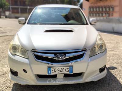 Subaru Legacy 2.0D SW Trend Bianco usata SAN MARTINO SICCOMARIO