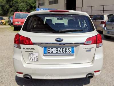 Subaru Legacy 2.0D SW Trend Bianco usata SAN MARTINO SICCOMARIO