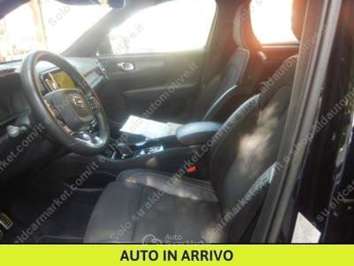 Volvo XC40 1.5 T5 plug-in-hybrid R-design auto my21 Nero usata Parma