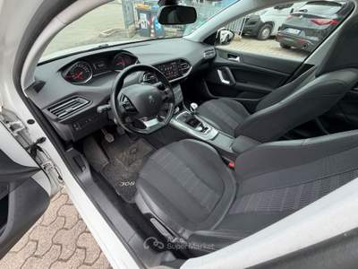 Peugeot 308 S&S SW Allure Bianco usata Mercato Saraceno