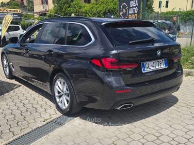 BMW Serie 5 520d 520 Touring LCI 520d Touring Business PROMOFINANZIAMEN Grigio usata Roma