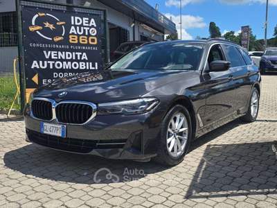 BMW Serie 5 520d 520 Touring LCI 520d Touring Business PROMOFINANZIAMEN Grigio usata Roma