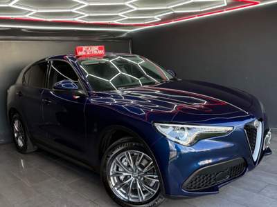 Alfa Romeo Stelvio 2.2 TD 190 CV Q4 Executive 10/2018 Blu/Azzurro usata Teverola