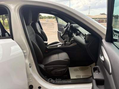 Alfa Romeo Tonale 1.5 130 CV MHEV TCT7 Sprint. Bianco usata Carovigno