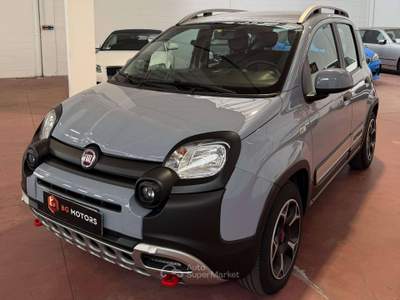 Fiat Panda Panda III 2021 Cross 1.0 mild-hybrid Cross Grigio usata Paderno Dugnano