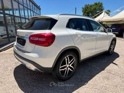 Mercedes-Benz GLA CDI Sport 136CV Bianco usata Santeramo in Colle