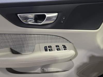 Volvo V60  2.0 b4 core auto Blu/Azzurro usata Firenze