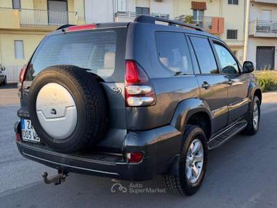 Toyota Land Cruiser Land Cruiser kdj120 Wagon 3.0 d-4d auto my05 Grigio usata Grottaglie