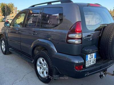 Toyota Land Cruiser Land Cruiser kdj120 Wagon 3.0 d-4d auto my05 Grigio usata Grottaglie