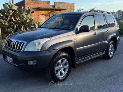 Toyota Land Cruiser Land Cruiser kdj120 Wagon 3.0 d-4d auto my05 Grigio usata Grottaglie