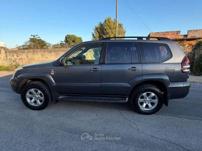 Toyota Land Cruiser Land Cruiser kdj120 Wagon 3.0 d-4d auto my05 Grigio usata Grottaglie