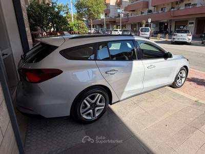 Ford Focus Focus V 2022 SW SW 1.5 ecoblue Business 120cv Grigio usata Grottaglie