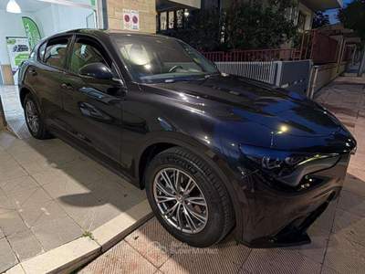 Alfa Romeo Stelvio Stelvio 2023 2.2  Q4 210cv auto Nero usata Grottaglie