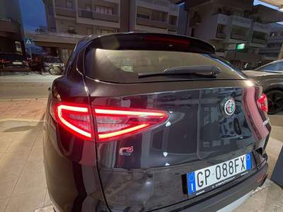 Alfa Romeo Stelvio Stelvio 2023 2.2  Q4 210cv auto Nero usata Grottaglie