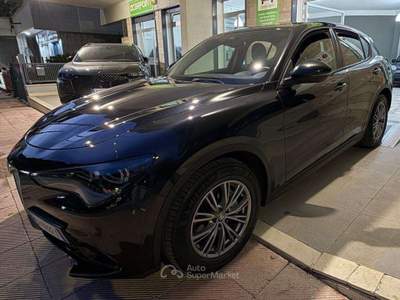 Alfa Romeo Stelvio Stelvio 2023 2.2  Q4 210cv auto Nero usata Grottaglie