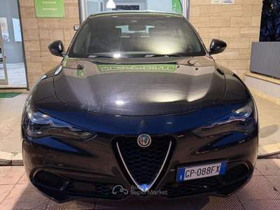 Alfa Romeo Stelvio Stelvio 2023 2.2  Q4 210cv auto Nero usata Grottaglie