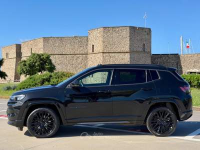 Jeep Compass S 240CV PHEV 4XE FULL BLACK+TETTO+4TELEC360 Nero usata Civitavecchia