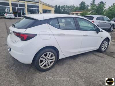 Opel Astra 1.6 CDTi- Anno 2017 Bianco usata Casatisma