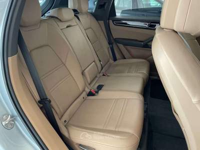 Porsche Cayenne 3.0 V6 E-Hybrid PHEV Tagliando porsche ! Argento usata Este