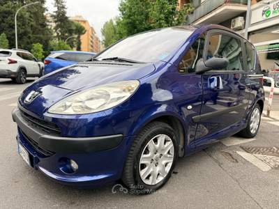 Peugeot 1007 73cv Mega tagliando!!! Porte elettriche Blu/Azzurro usata Roma