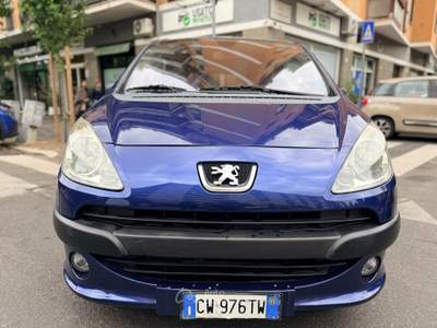 Peugeot 1007 73cv Mega tagliando!!! Porte elettriche Blu/Azzurro usata Roma