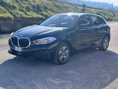 BMW Serie 1 118d tenuta sempre in box, condizioni generiche ottime, non fumatore. Nero usata Deruta