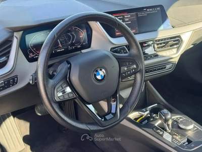 BMW Serie 1 118d tenuta sempre in box, condizioni generiche ottime, non fumatore. Nero usata Deruta