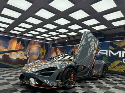 McLaren 765LT (765) Grigio usata Calenzano