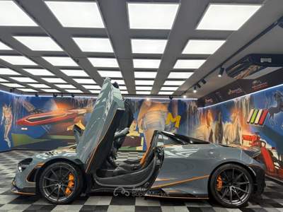 McLaren 765LT (765) Grigio usata Calenzano