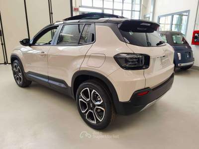 Jeep Avenger Avenger 1.2 Turbo e-Hybrid mhev Summit edct6 Bianco usata Torino