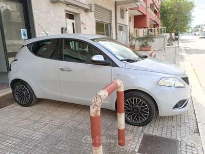 Lancia Ypsilon 95 CV 5 porte Mya EURO 6 Grigio usata Latiano