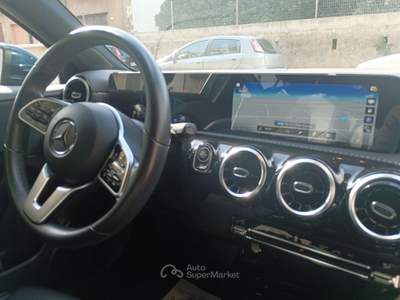 Mercedes-Benz Classe A A 180 1.5 d 116 Cv Business Line Automatic Blu/Azzurro usata Latiano