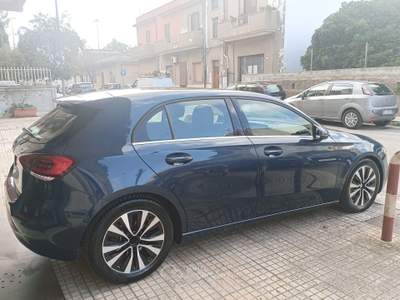 Mercedes-Benz Classe A A 180 1.5 d 116 Cv Business Line Automatic Blu/Azzurro usata Latiano