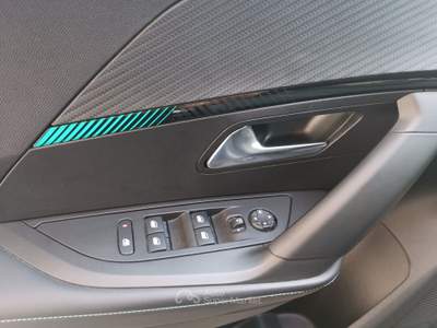 Peugeot 2008 1.5BlueHDi 130 Allure Pack Nero usata Latiano