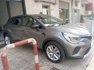 Renault Captur 1.0 TCe 90 CV Intens Edition Grigio usata Latiano