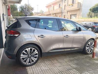 Renault Scénic Scenic 1.7 Blue dCi 120 CV Business Grigio usata Latiano