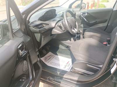 Peugeot 208 1.5 BlueHDi 100 Cv S&S Allure 5 porte Nero usata Latiano