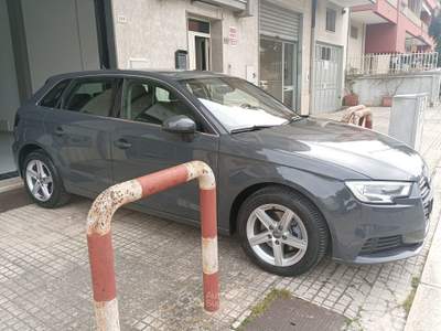 Audi A3 SPB 1.6 TDI 116 CV S tronic Design Grigio usata Latiano