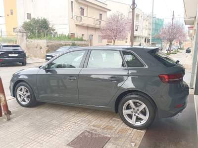 Audi A3 SPB 1.6 TDI 116 CV S tronic Design Grigio usata Latiano