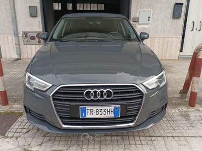 Audi A3 SPB 1.6 TDI 116 CV S tronic Design Grigio usata Latiano