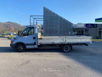 Iveco Daily 35.10 2.8 TD PL Cassone fisso NO RUGGINE 425x230 Blu/Azzurro usata Sant'Angelo in vado