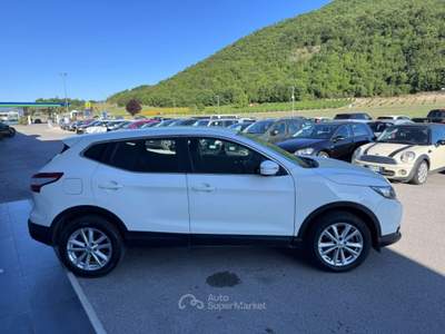 Nissan Qashqai 1.5 dCi Tekna OK NEOPATENTATI OK DISTRIBUZIONE Bianco usata Sant'Angelo in vado